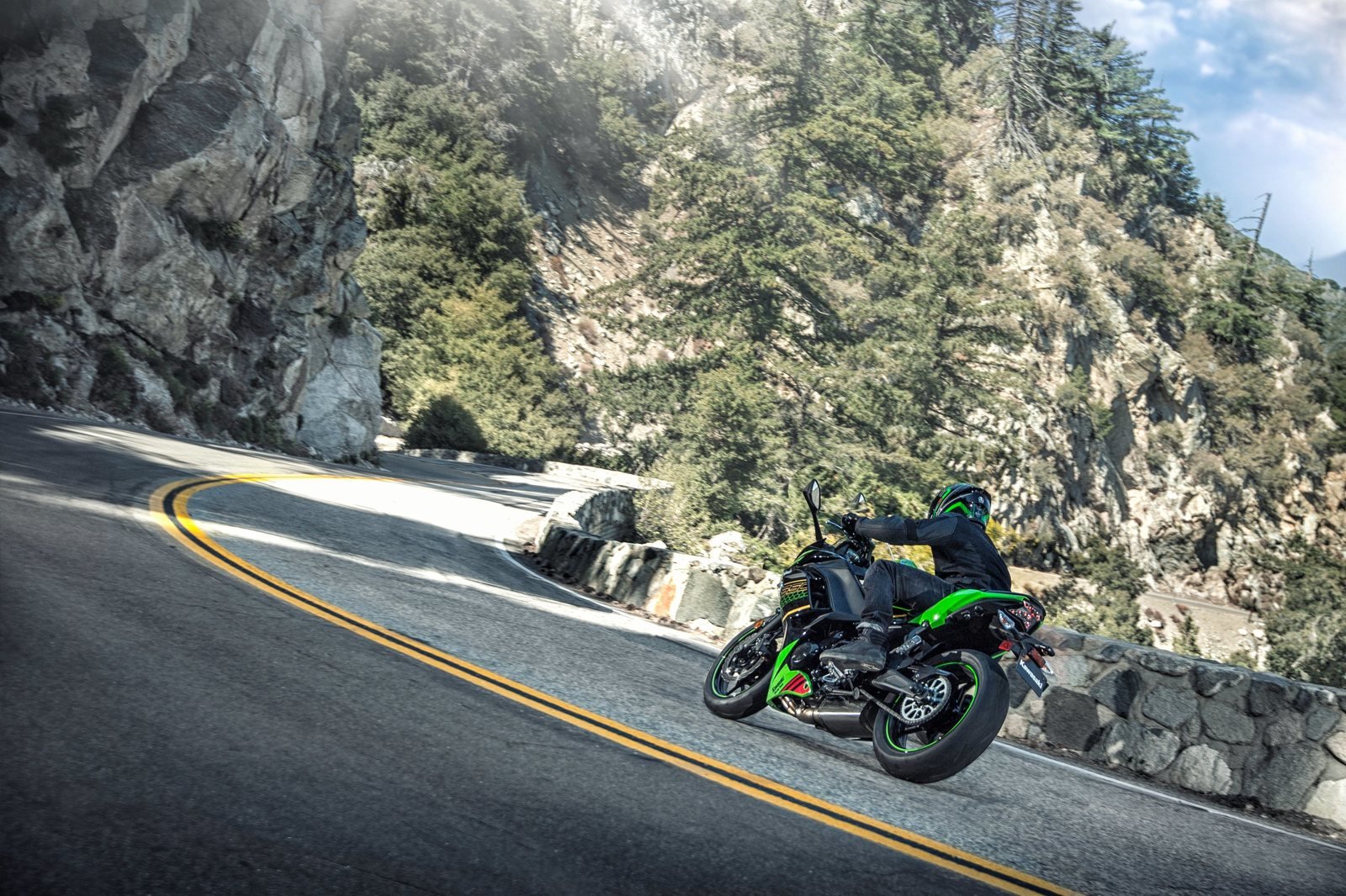 2020-kawasaki-ninja_650-10_1600x0w (1)