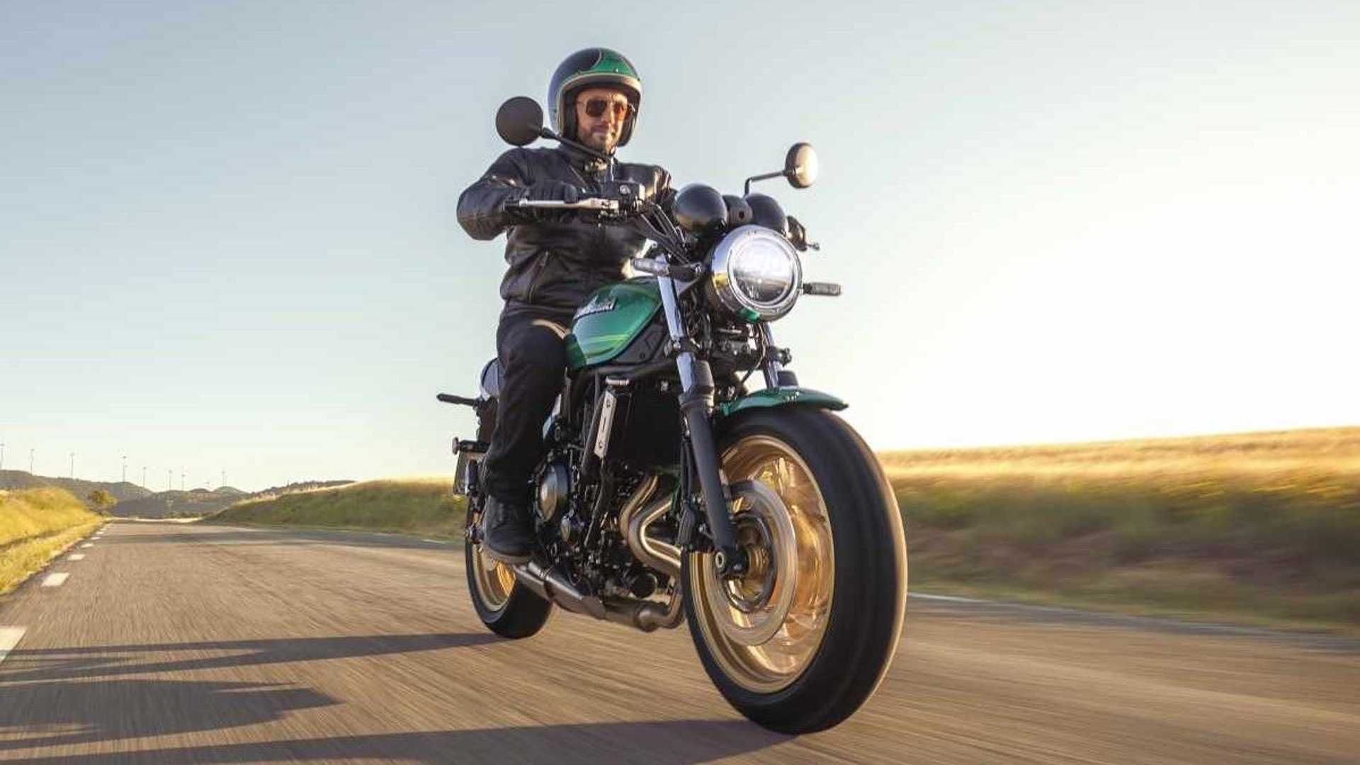 2022-kawasaki-z650rs---on-road-right